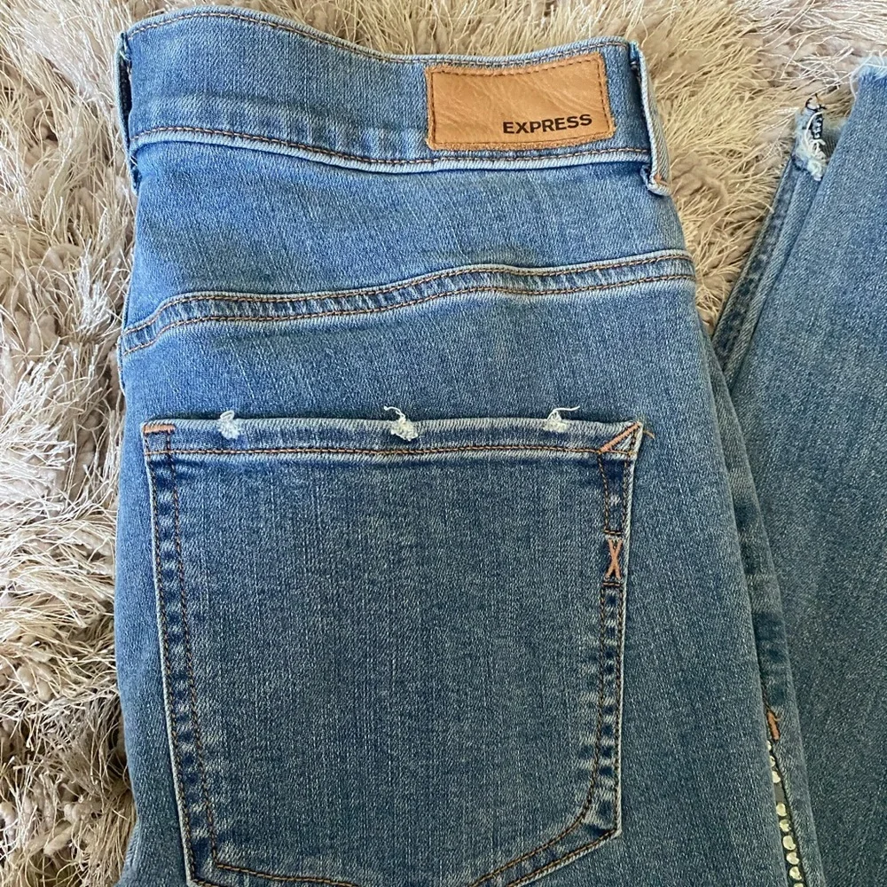 High Rise Jeans w Rhinestones - Picture 5 of 6